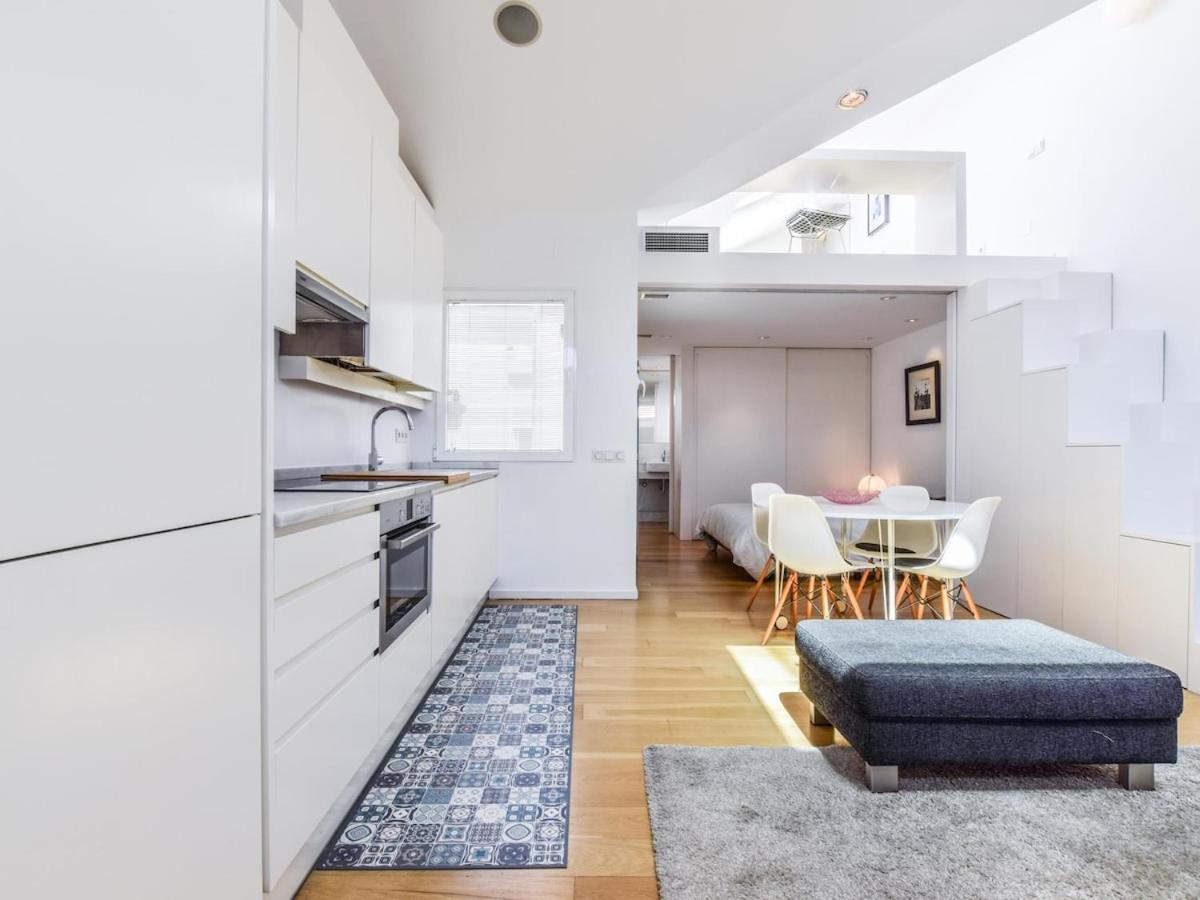 Atico Reformado En Anton Martin Apartment Madrid Exterior photo